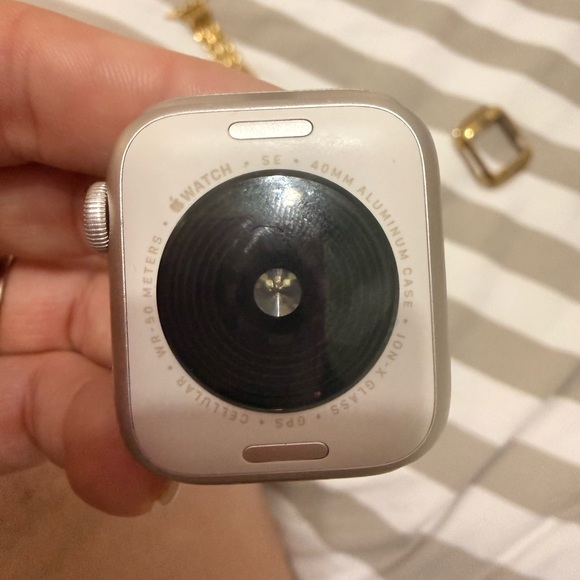 Apple Smartwatch with Gold Band - Picture 4 of 12